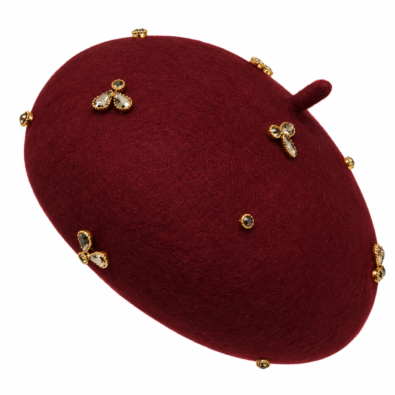 beret femme bordeaux orné de bijoux decoratifs