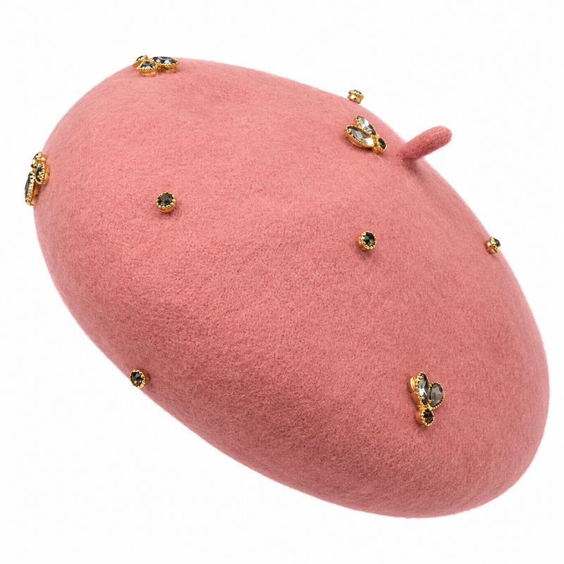 beret femme rose orné de bijoux decoratifs
