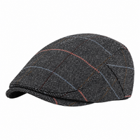 Béret homme gris à chevrons avec fines lignes rouges
