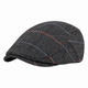 Béret homme gris à chevrons avec fines lignes rouges